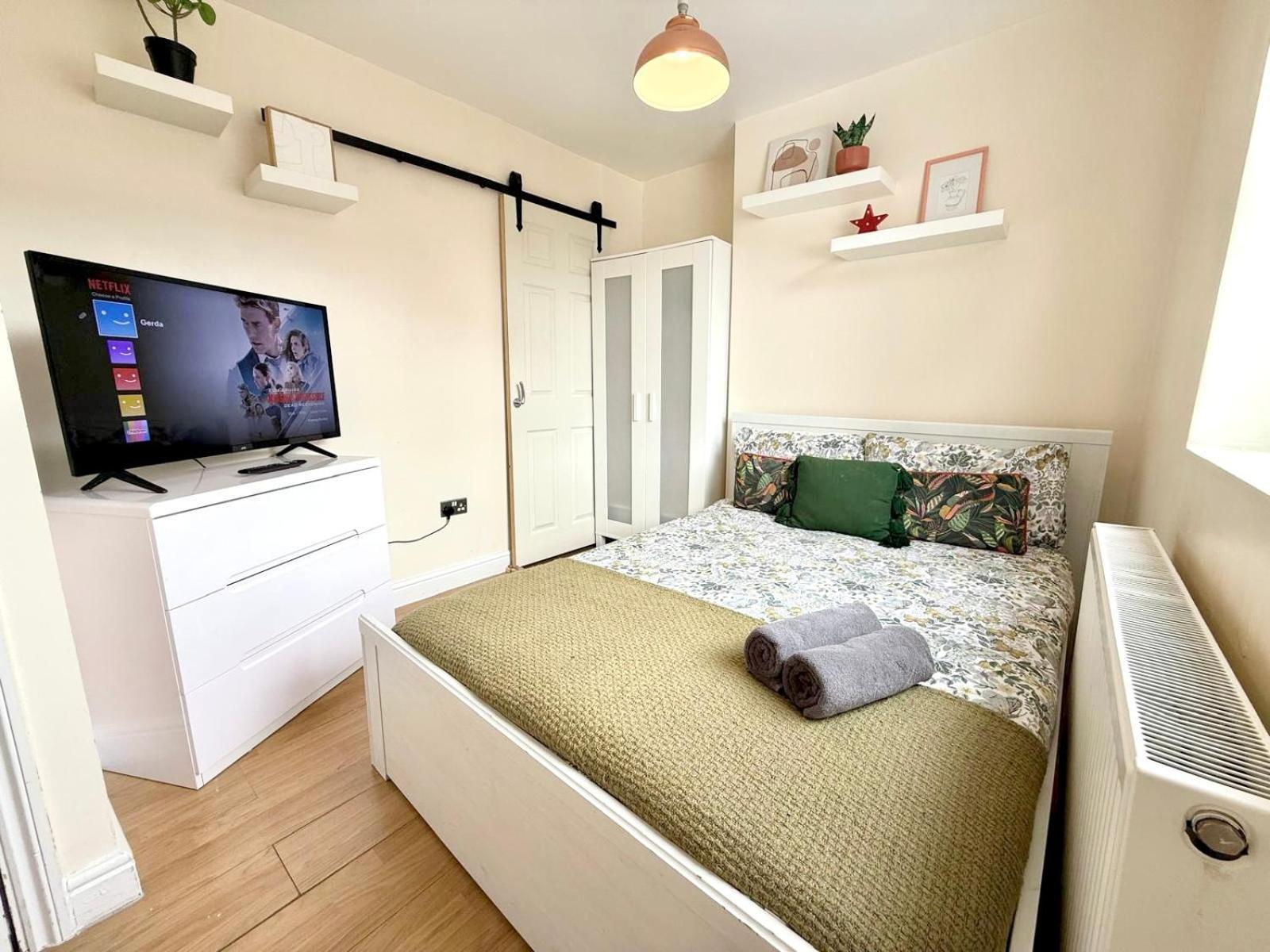 Lovely 3 Bedroom Flat , Aldgate, Tower Hill, Whitechapel Appartamento Londra