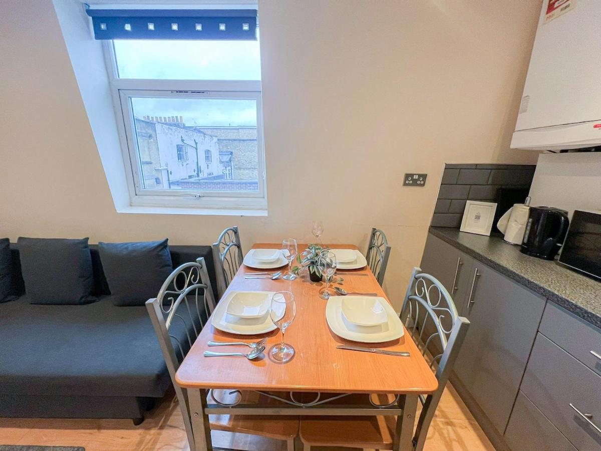 Lovely 3 Bedroom Flat , Aldgate, Tower Hill, Whitechapel Appartamento