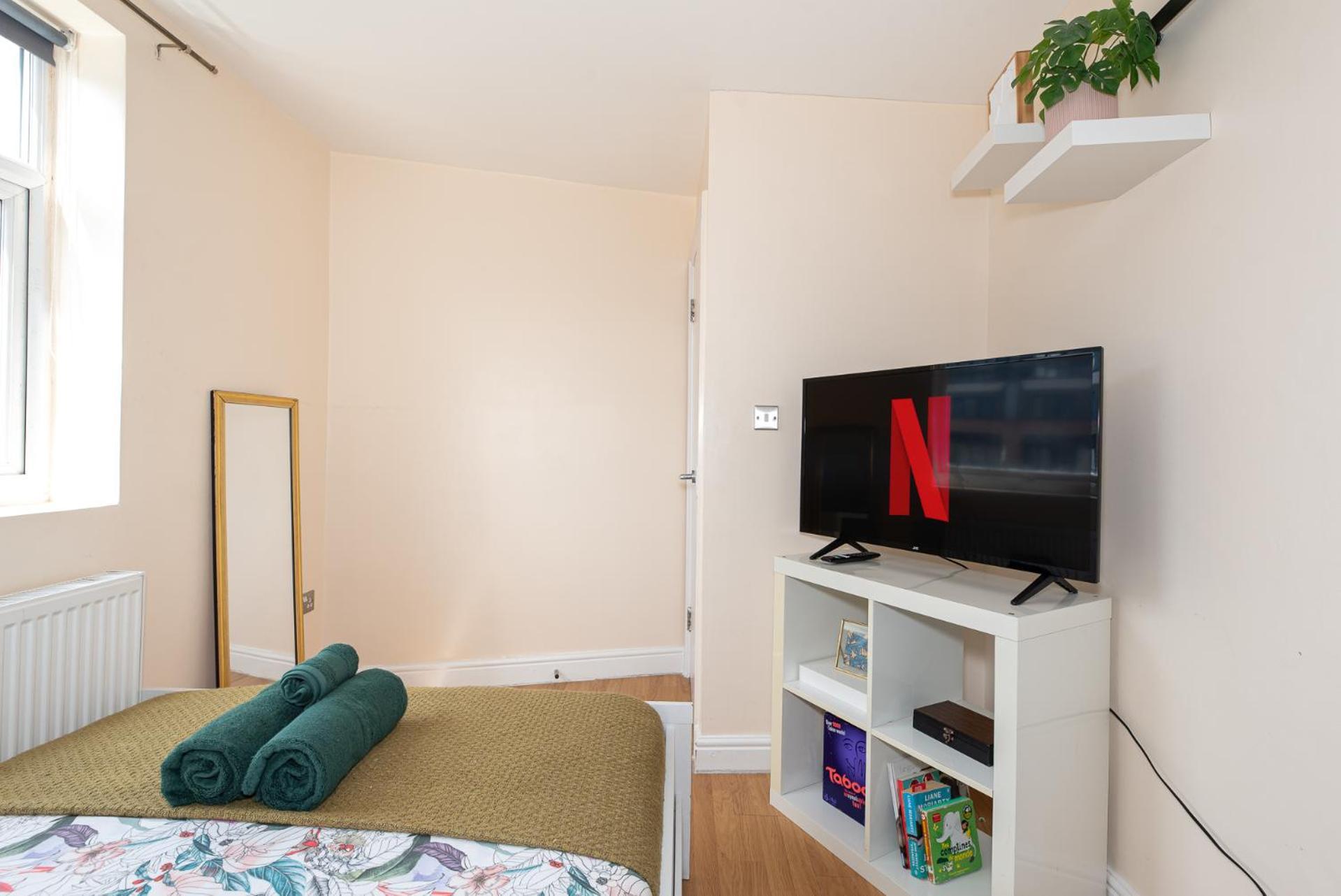 Lovely 3 Bedroom Flat , Aldgate, Tower Hill, Whitechapel Londra