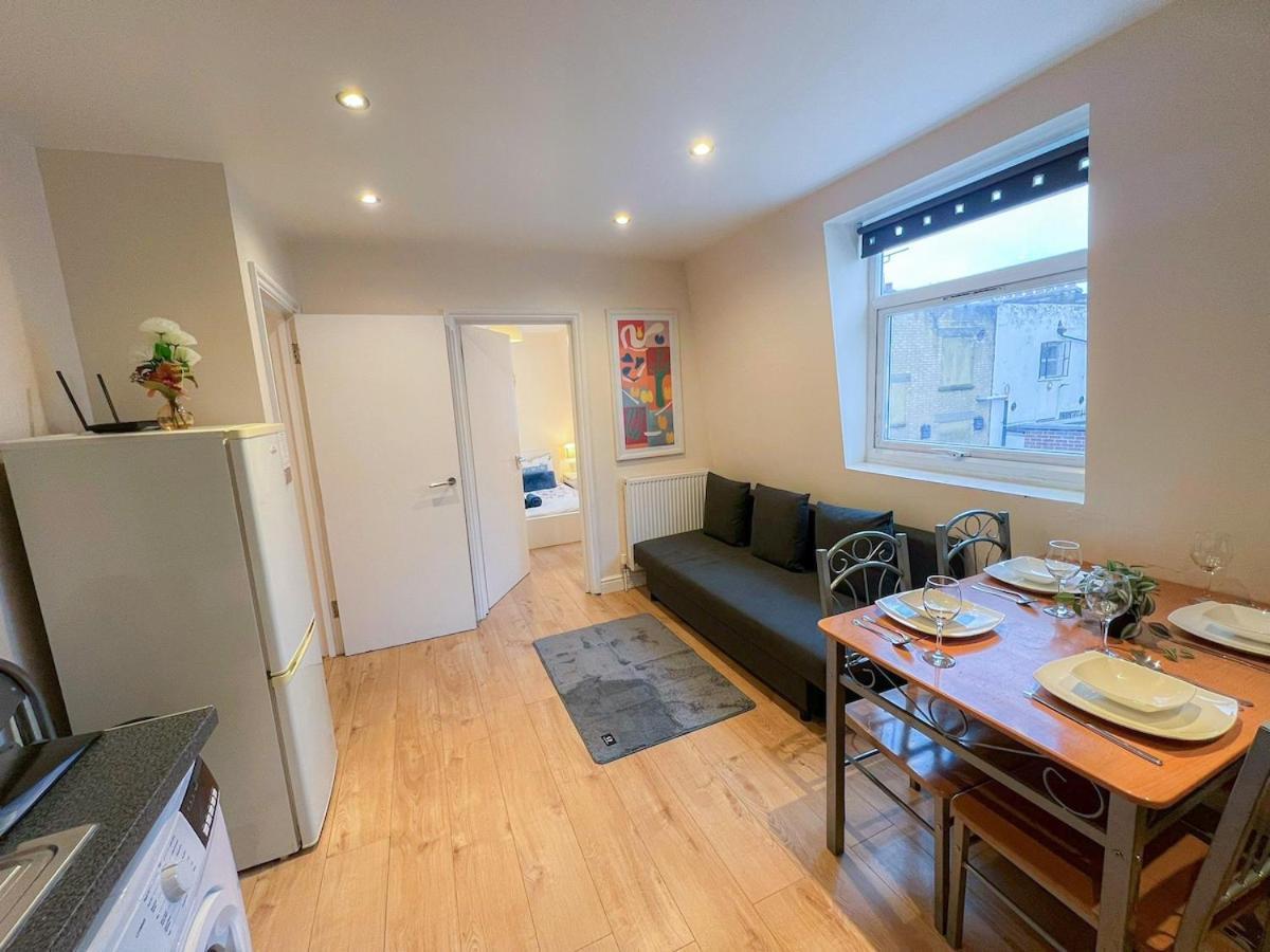 Lovely 3 Bedroom Flat , Aldgate, Tower Hill, Whitechapel * Londra