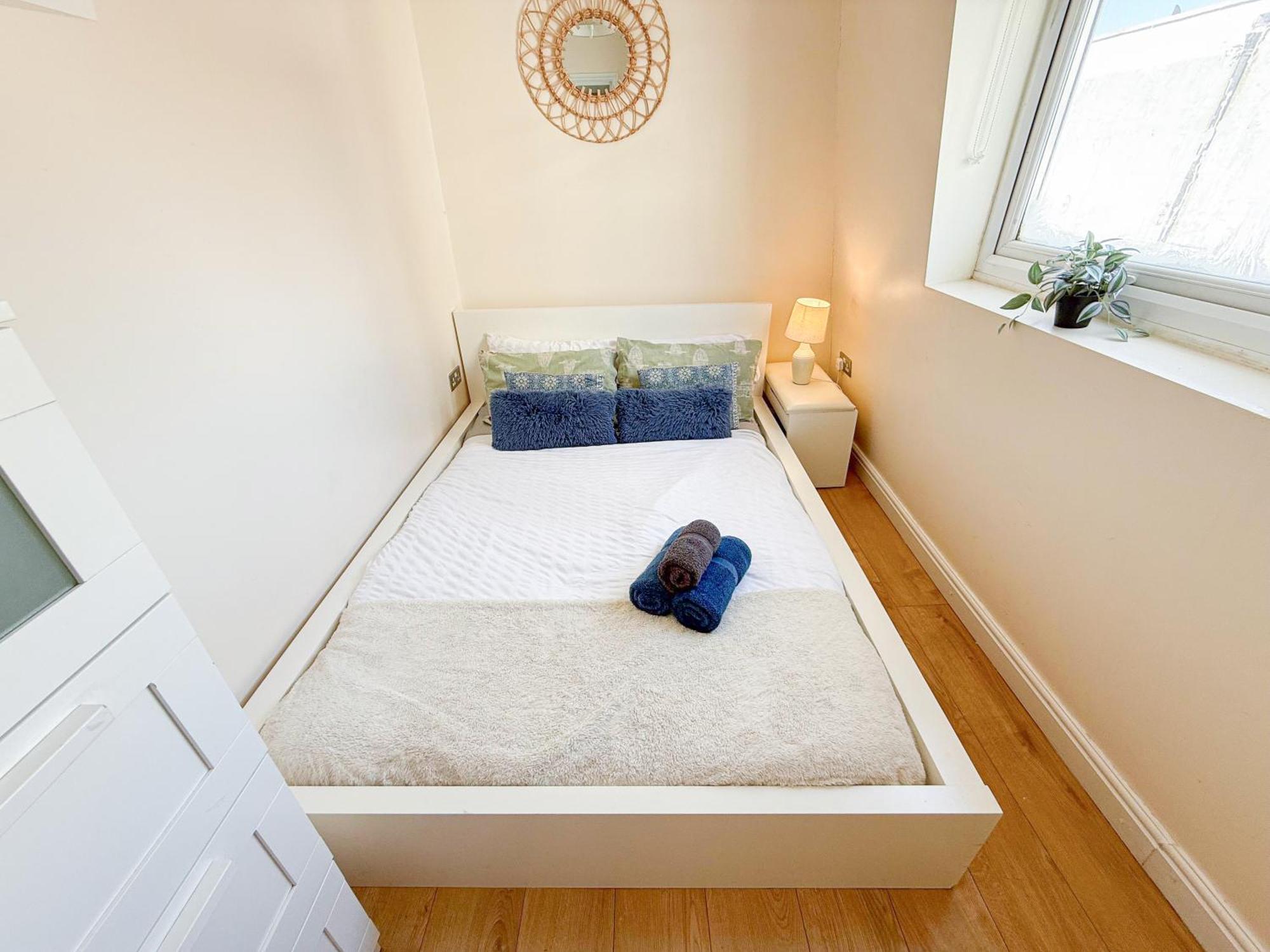 Lovely 3 Bedroom Flat , Aldgate, Tower Hill, Whitechapel * Londra