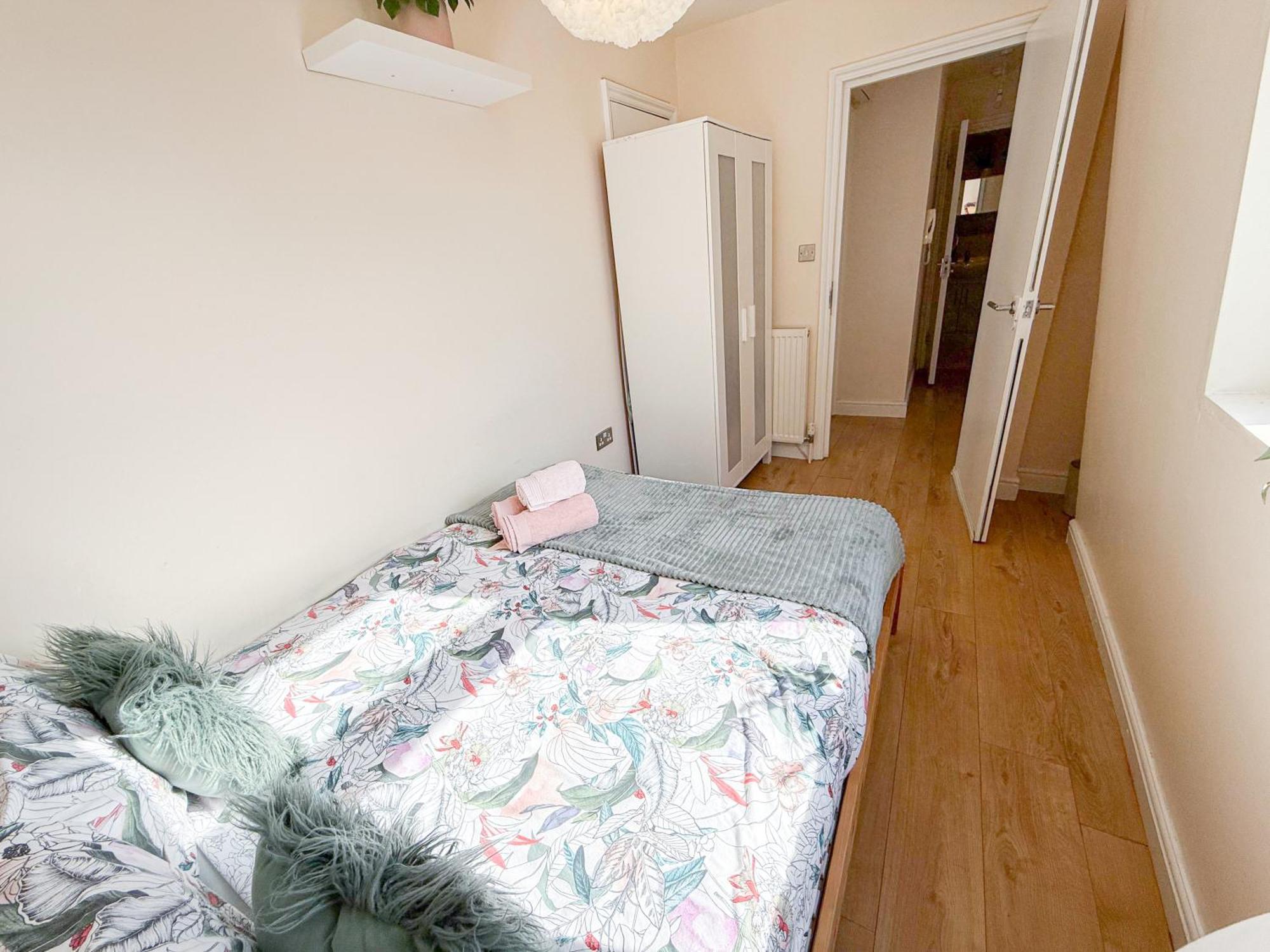 Lovely 3 Bedroom Flat , Aldgate, Tower Hill, Whitechapel Londra