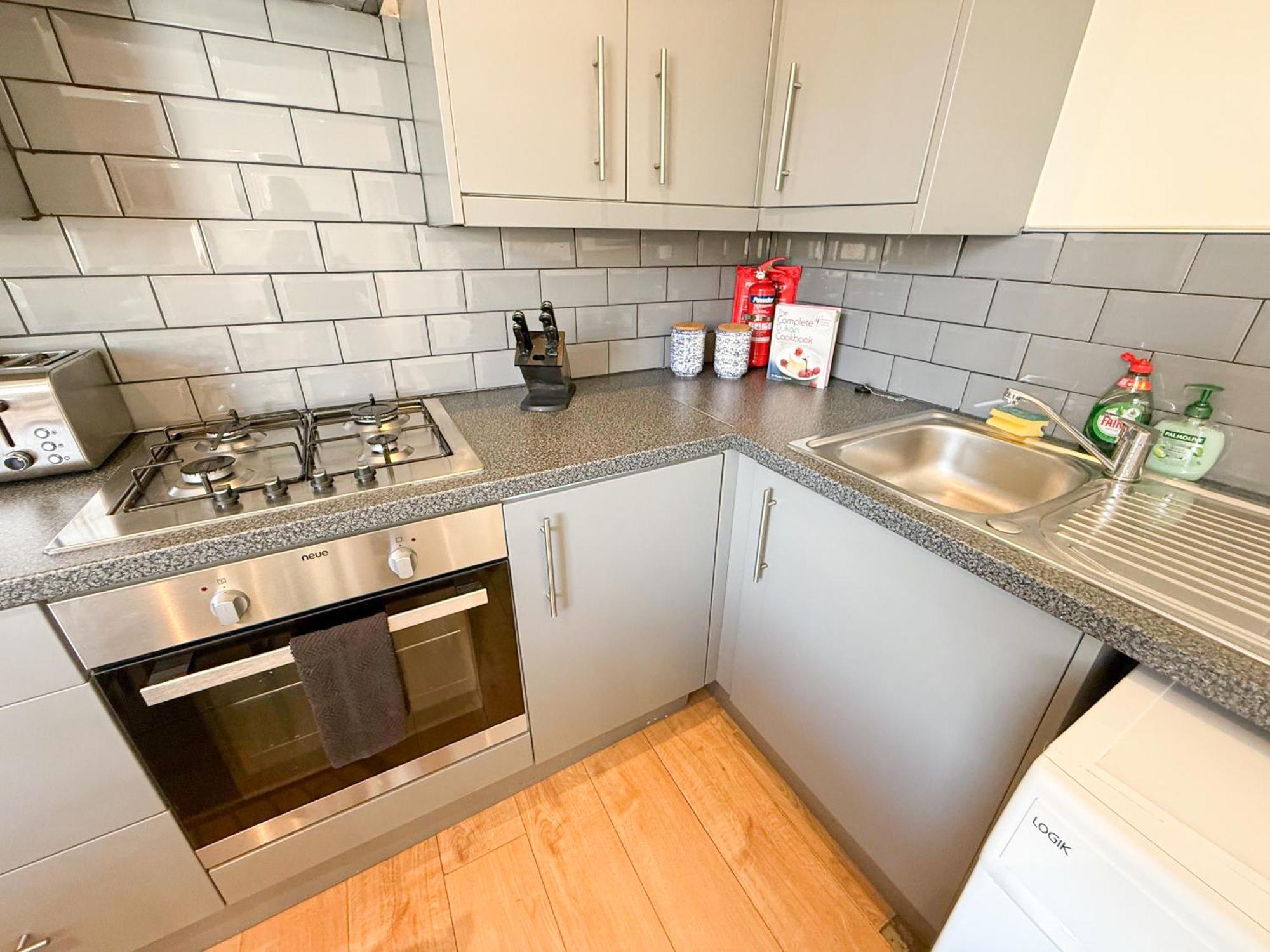 Lovely 3 Bedroom Flat , Aldgate, Tower Hill, Whitechapel * Londra