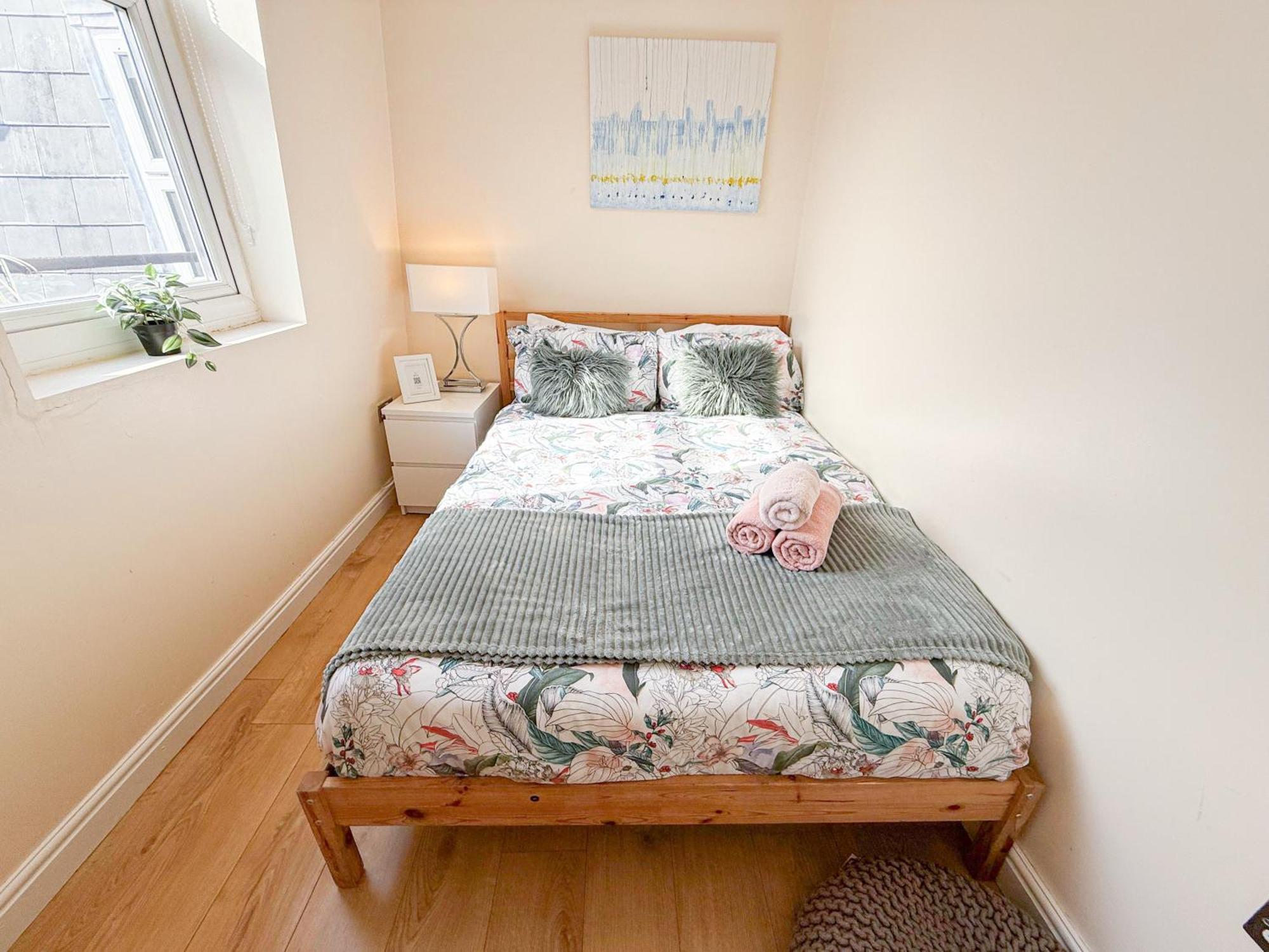 Lovely 3 Bedroom Flat , Aldgate, Tower Hill, Whitechapel Appartamento *