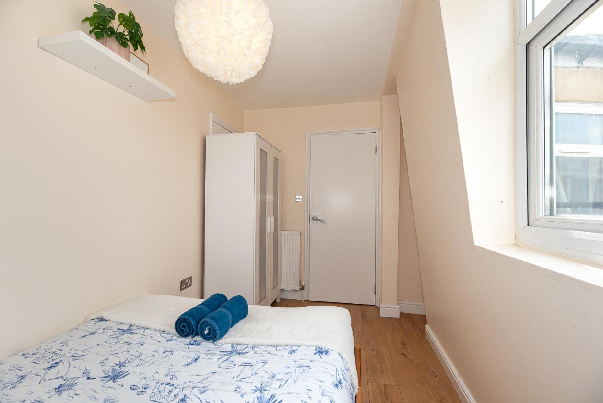 Lovely 3 Bedroom Flat , Aldgate, Tower Hill, Whitechapel * Londra