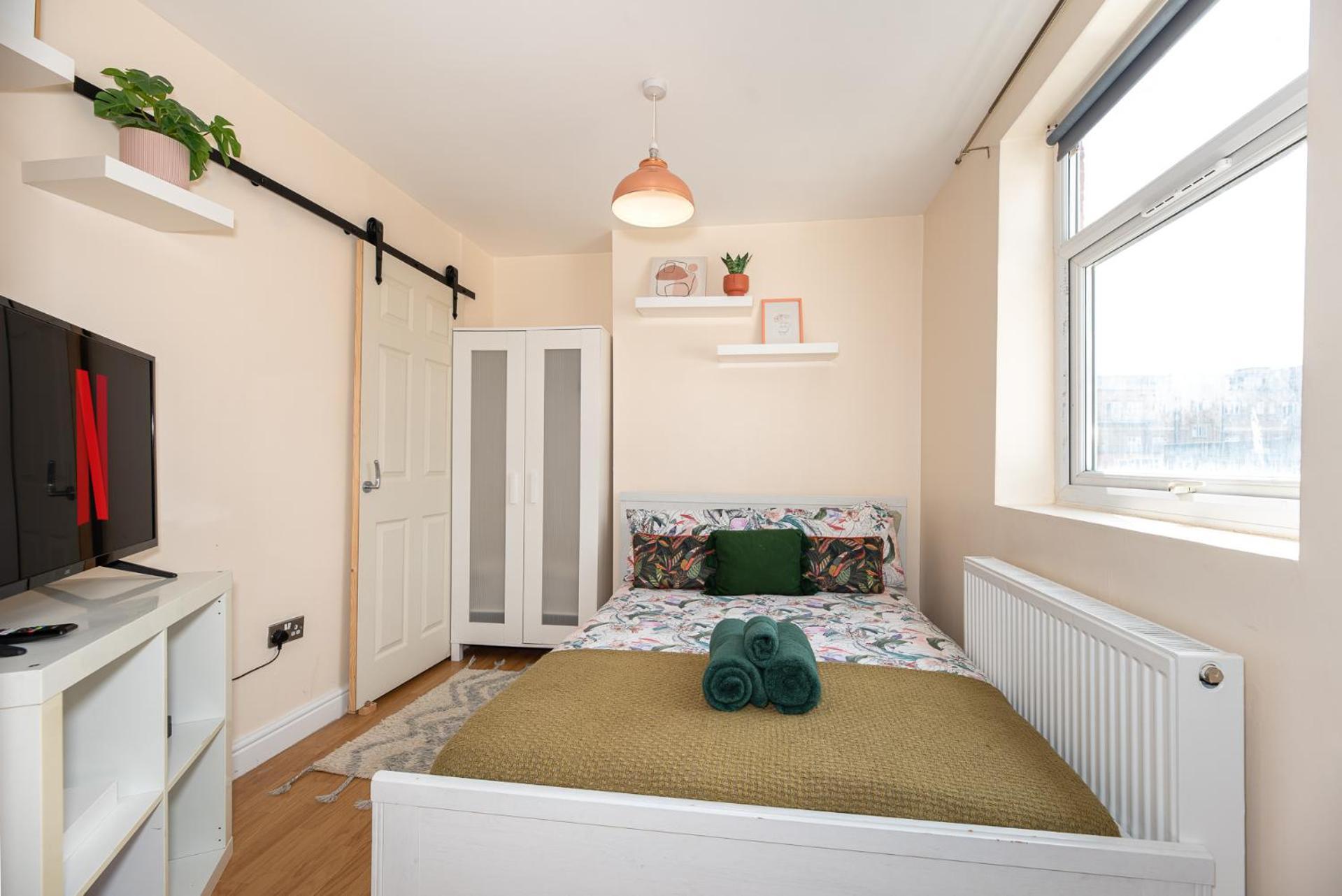 Lovely 3 Bedroom Flat , Aldgate, Tower Hill, Whitechapel * Londra