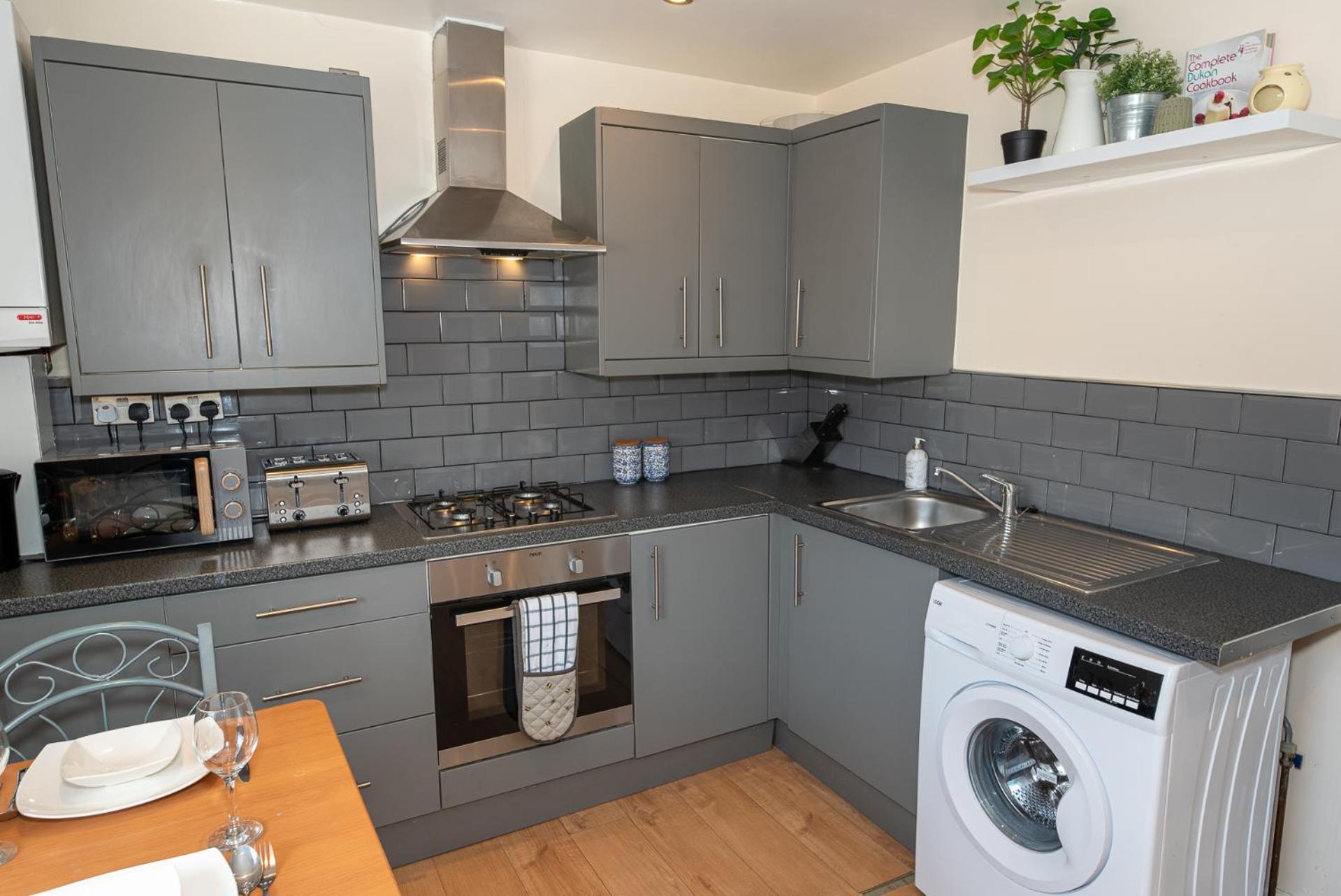 Lovely 3 Bedroom Flat , Aldgate, Tower Hill, Whitechapel * Londra