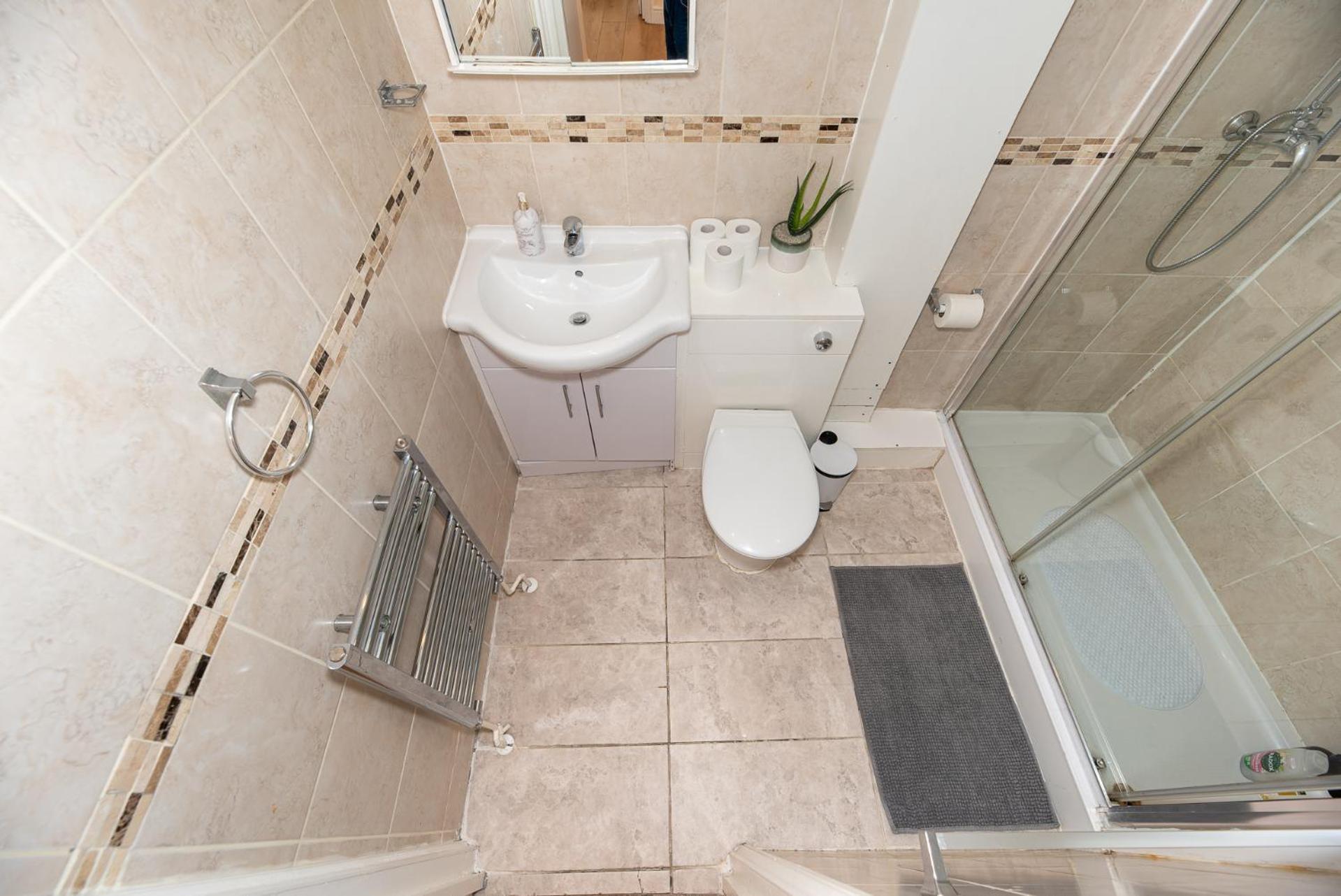 Lovely 3 Bedroom Flat , Aldgate, Tower Hill, Whitechapel Appartamento *